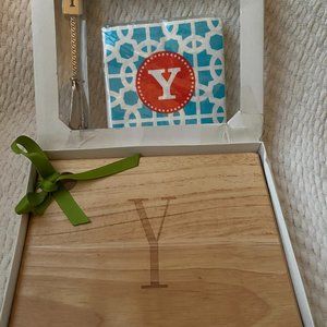 Small cutting board with "y" initial c-wonder NWT